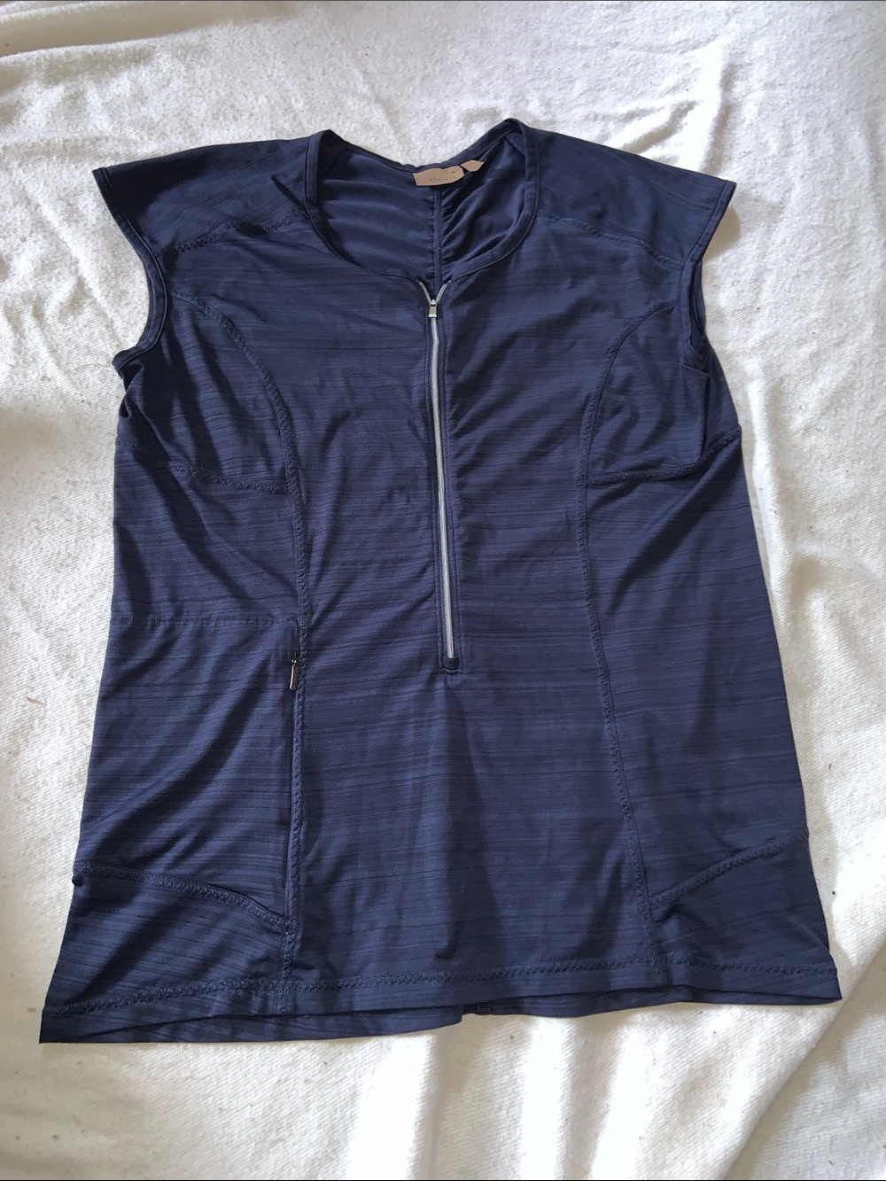 ATHLETA Pacifica textured Navy Zip-Front Active tank top with pocket